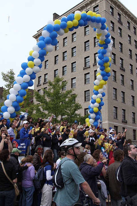 2010 Tufts 10K-060.JPG - 2010 Tufts 10K for women, October 11, Boston, MA.